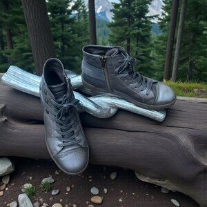 Philip Davidson Pewter Leather Side Zip Hi Top Sneakers Size 7